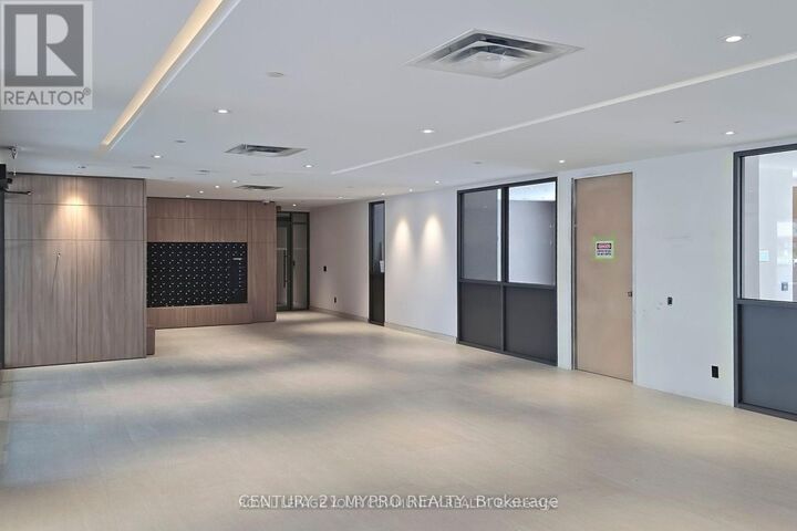Property Photo:  8 Beverley Glen Boulevard 1206  ON L4J 0L5 