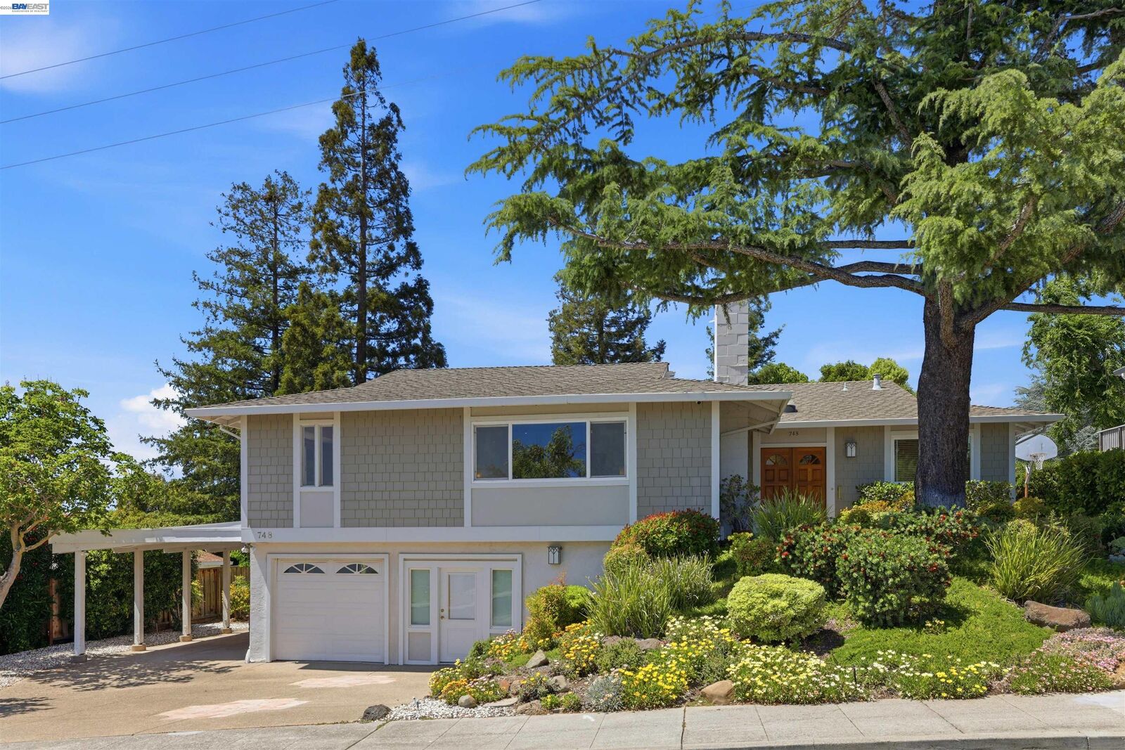 Property Photo:  748 Wimbledon Ln  CA 94550 