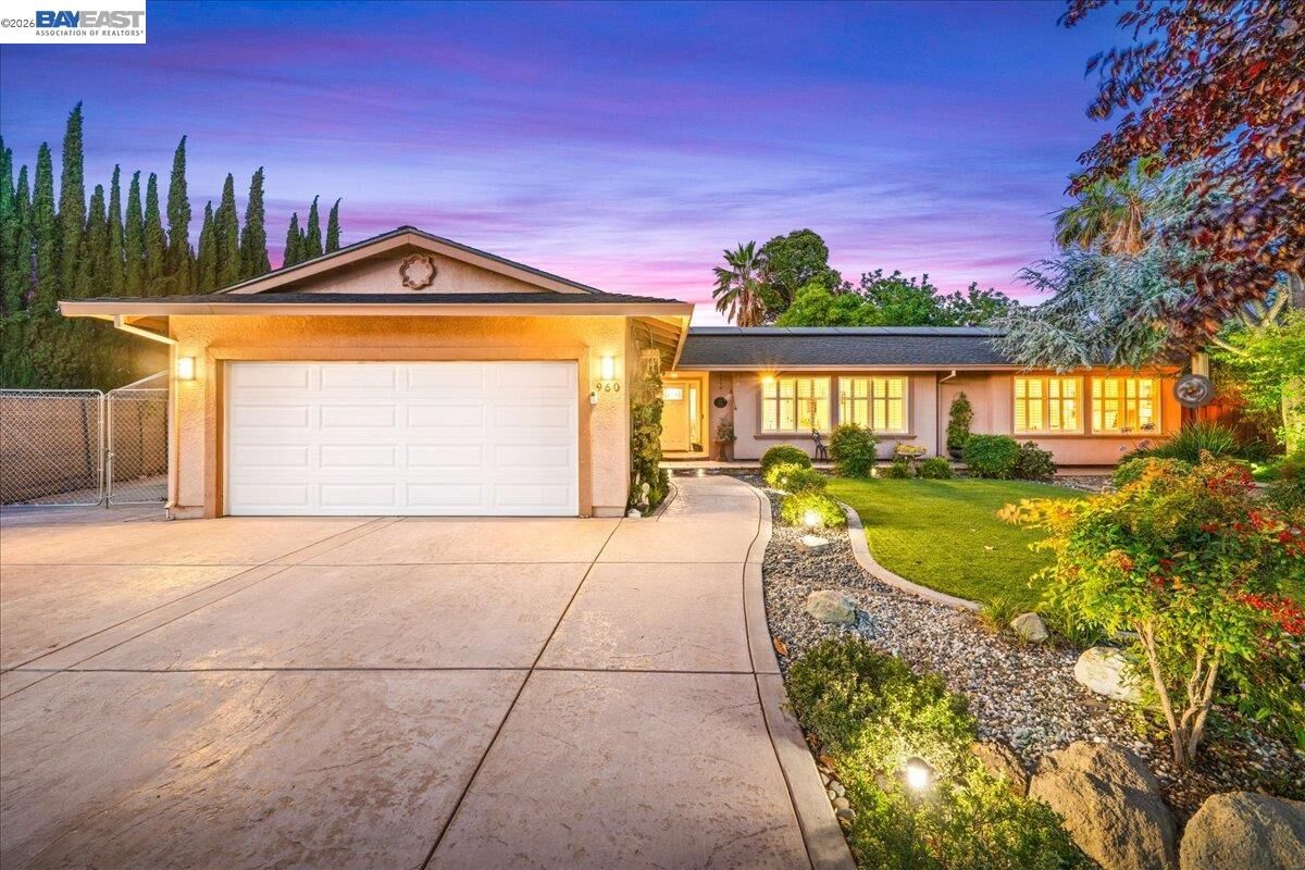 Property Photo: 960 Kern Ct CA 94551