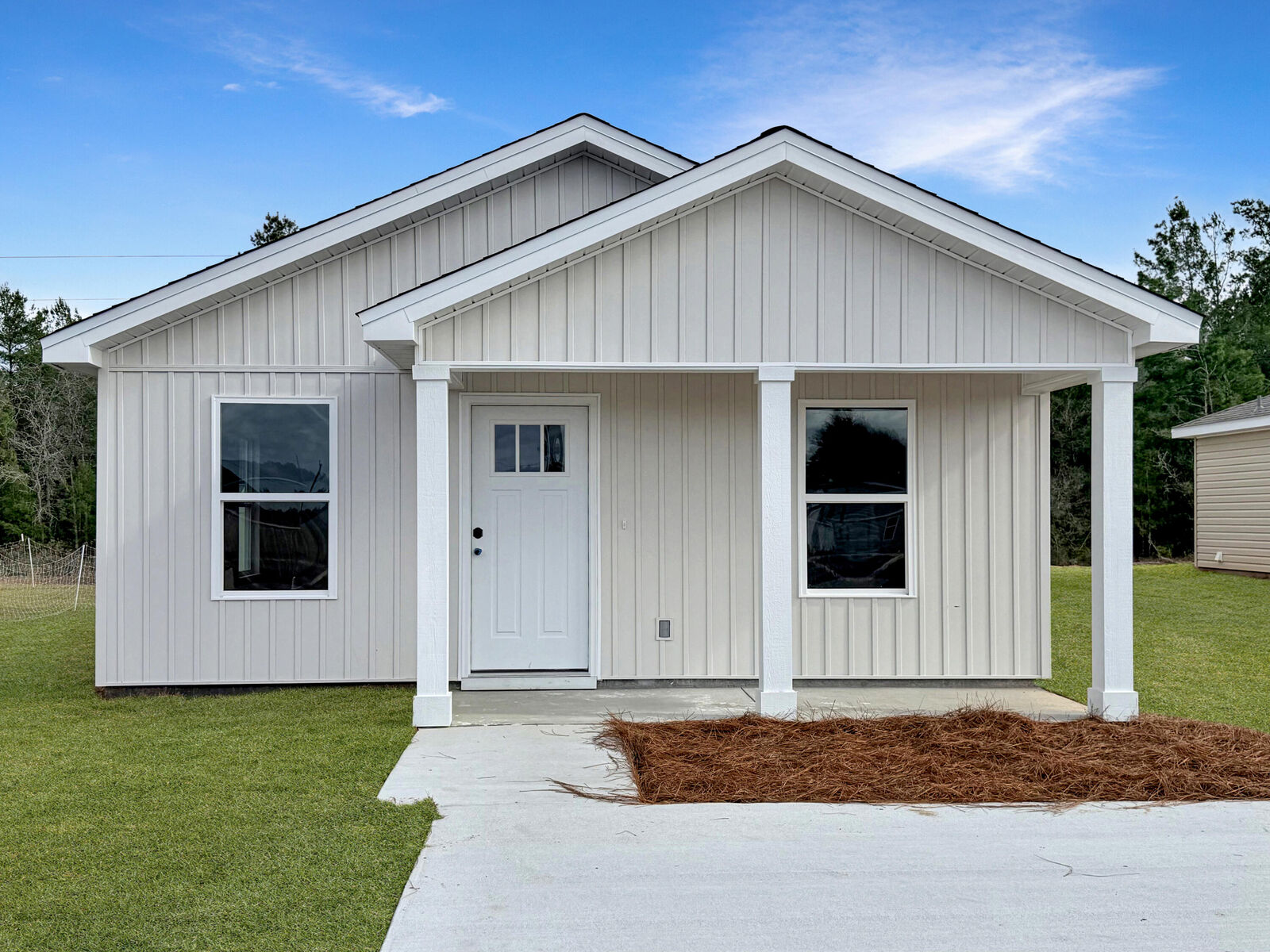 Property Photo: 5431 Bayleaf Drive FL 32539
