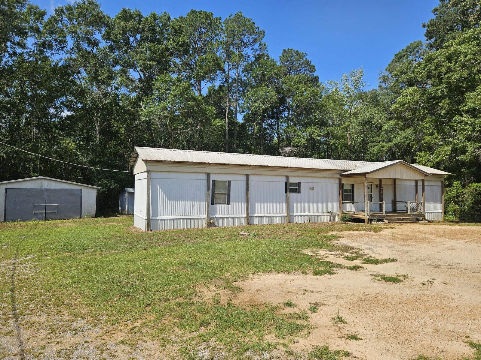 Property Photo:  1710 Hwy 2  FL 32464 