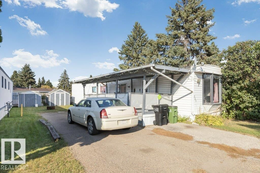 Property Photo:  321 Westbrook Way NW  AB T5S 1T6 