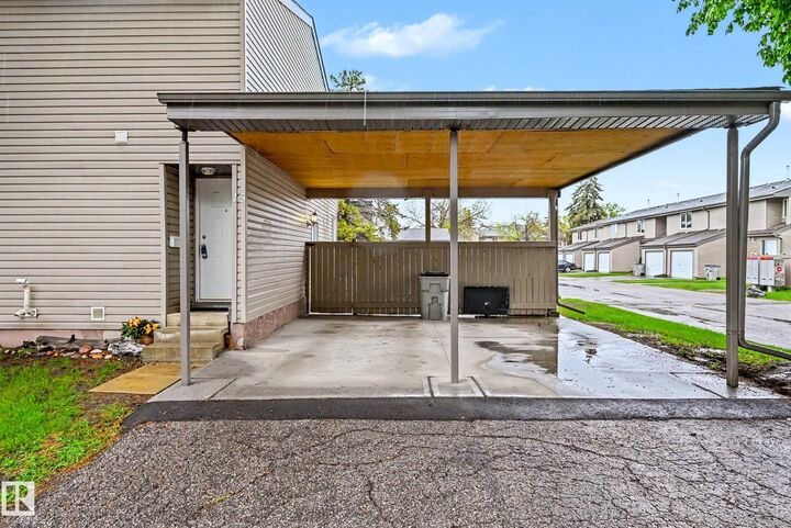 Property Photo: 15 Akinsdale Gardens AB T8N 3M6