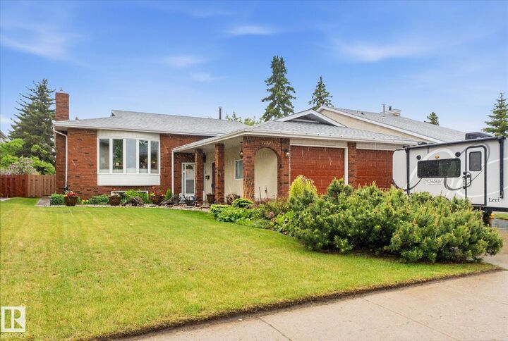 Property Photo:  11331 25 Avenue NW  AB T6J 5J1 
