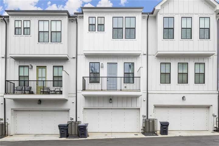 Property Photo: 146 Chestnut Circle GA 30342