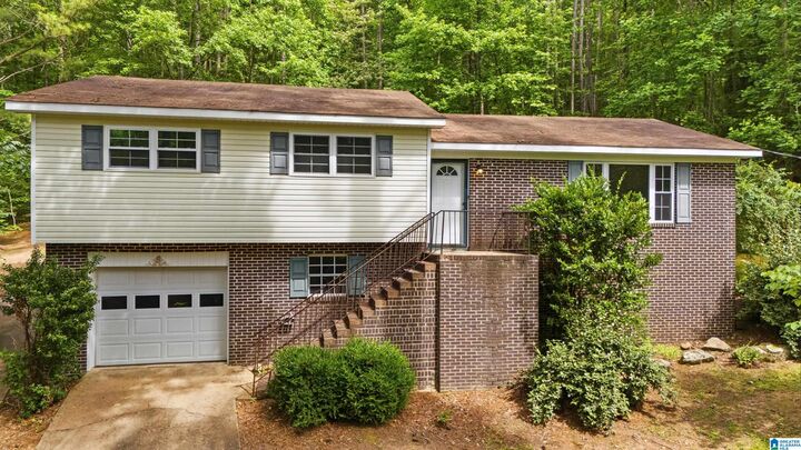 Property Photo:  215 Oak Ridge Drive  AL 35121 