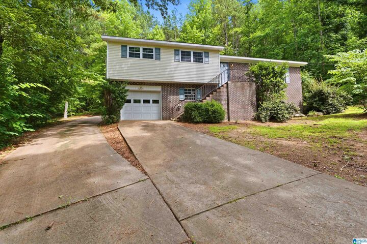 Property Photo: 215 Oak Ridge Drive AL 35121