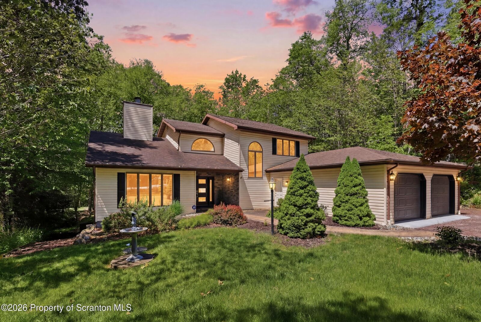 Property Photo:  2526 Country Club Drive  PA 18466 