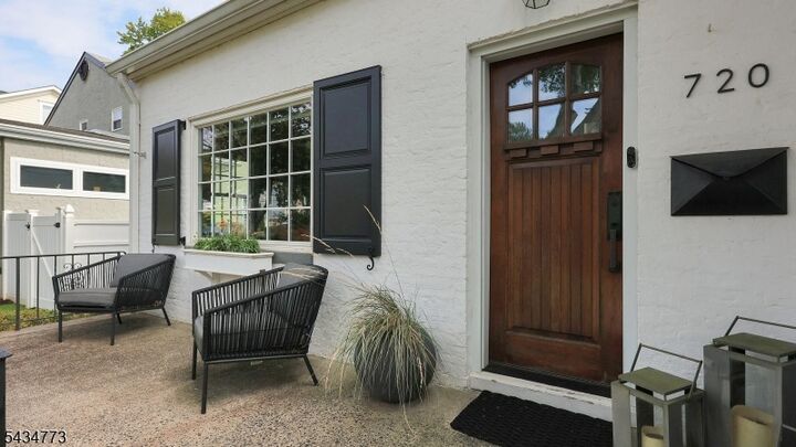 Property Photo:  720 Harding St  NJ 07090 