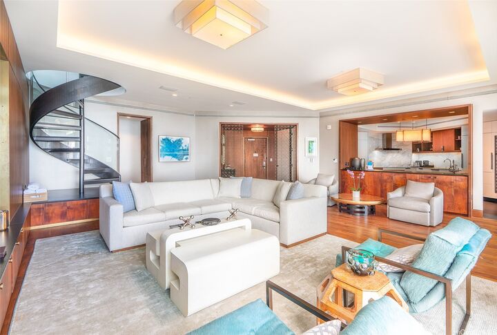 Property Photo: 223 Saratoga Road Phd/3805 HI 96815
