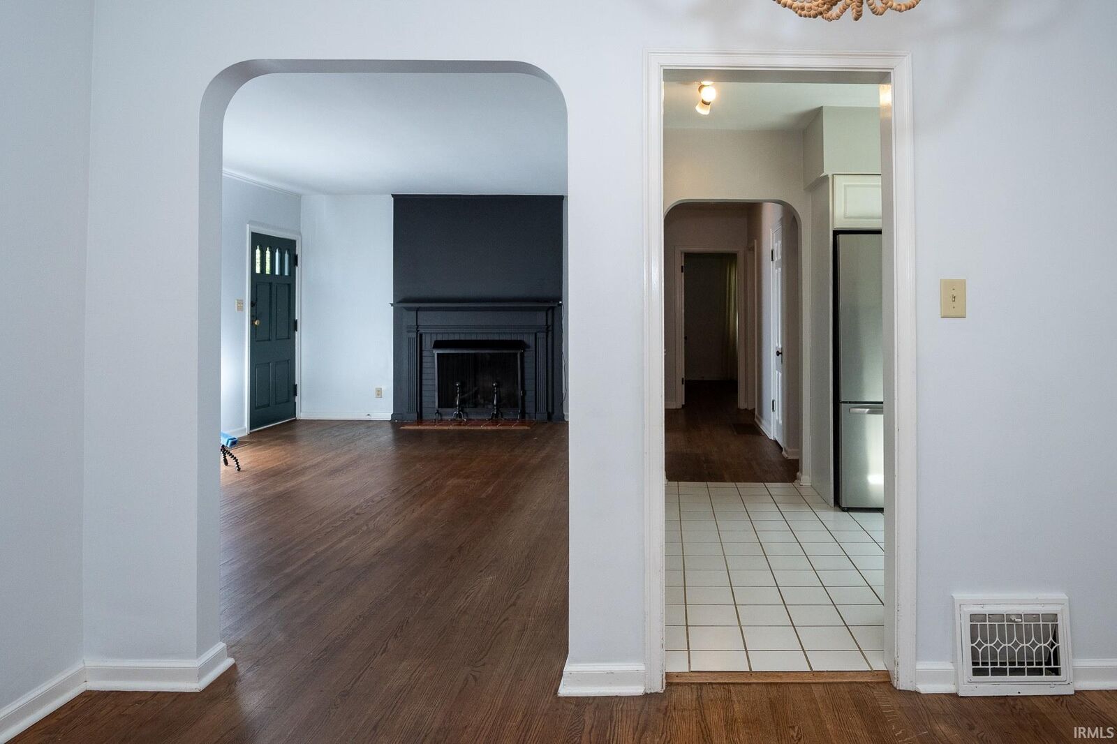Property Photo:  3211 E Gum Street  IN 47714 