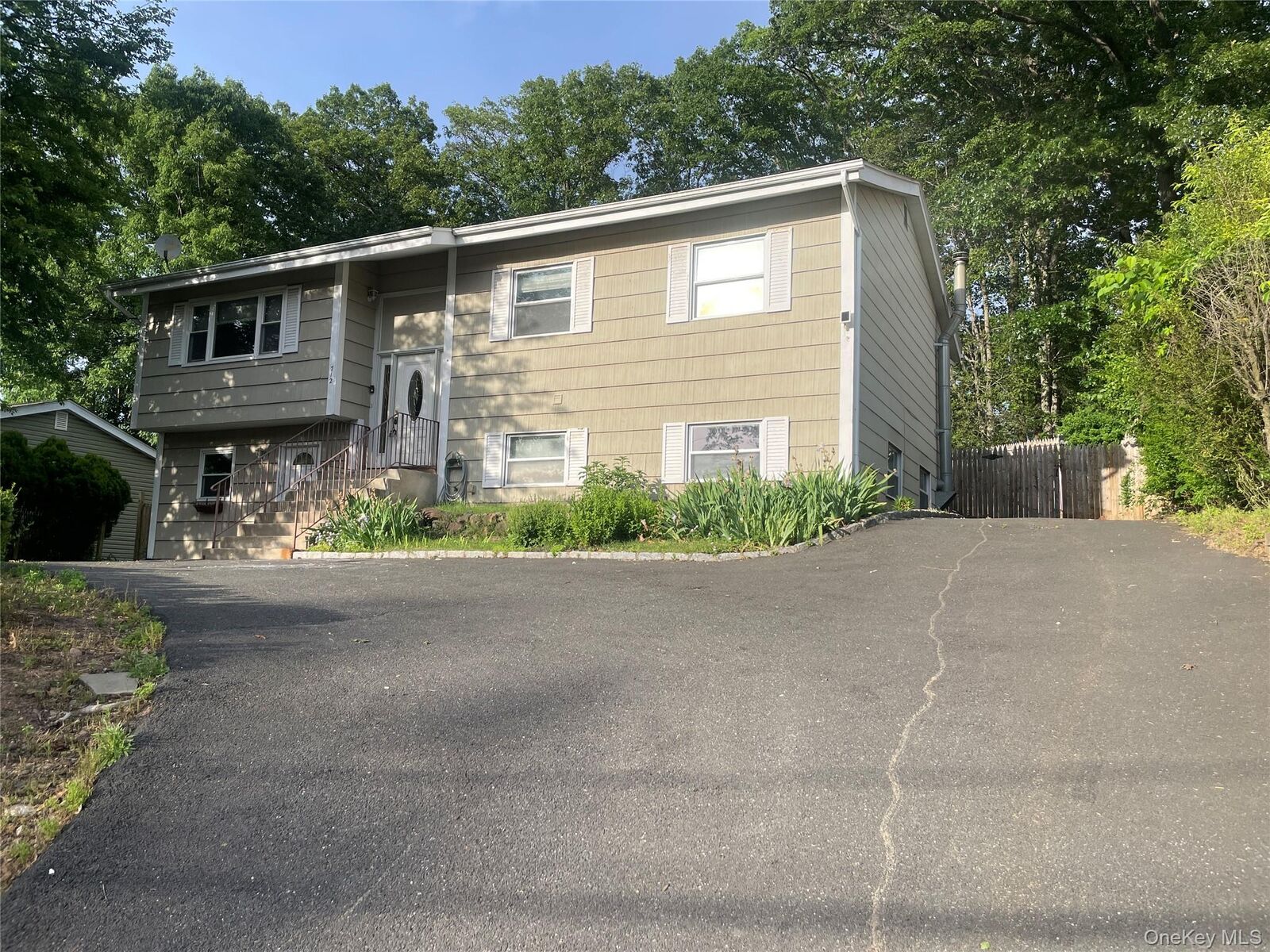 Property Photo:  712 Manette Lane  NY 10989 
