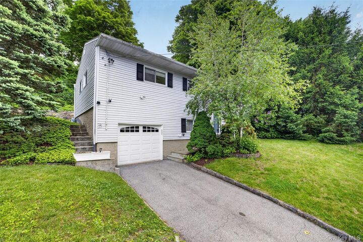 Property Photo:  4 Pamela Lane  NY 10595 