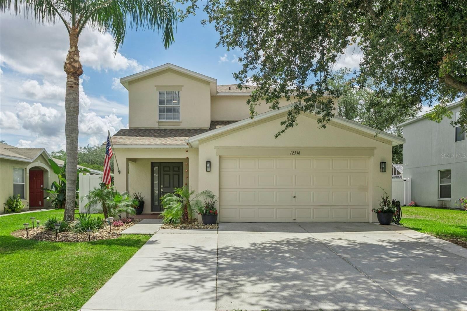 Property Photo:  12516 Saulston Place  FL 34669 