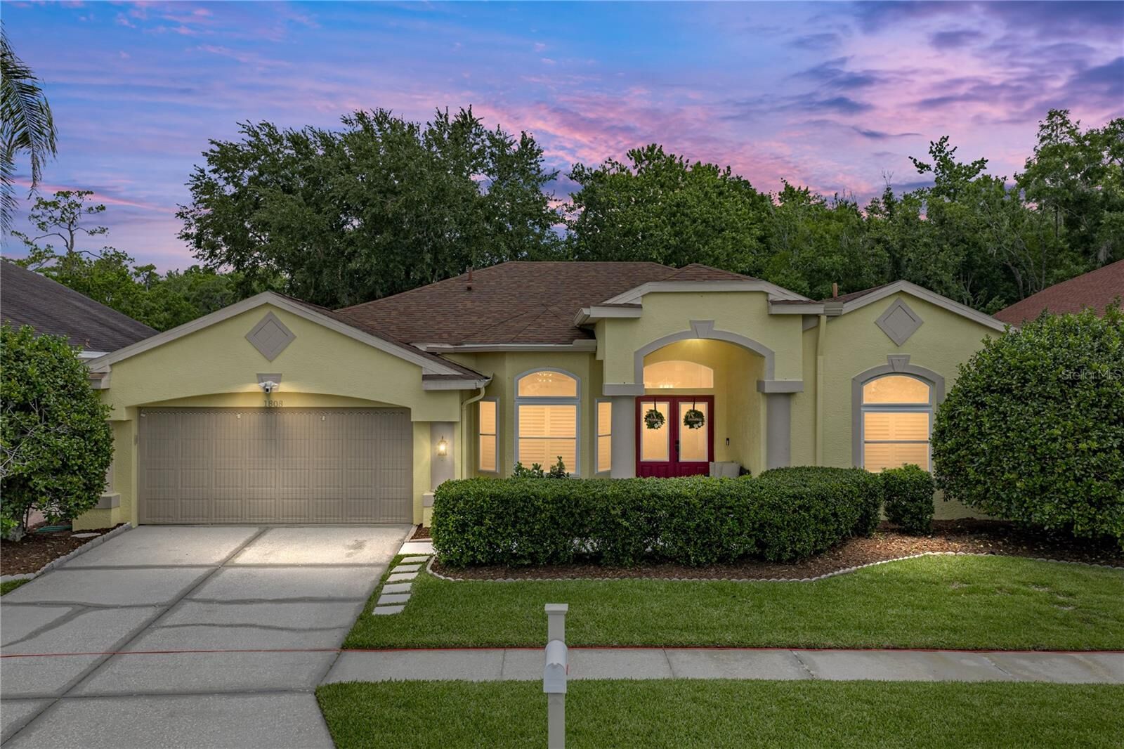 Property Photo:  1808 Tangledvine Drive  FL 33543 