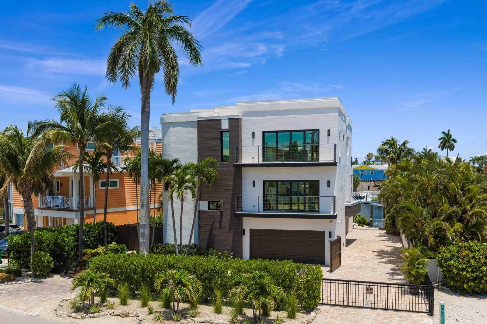 Property Photo:  201 N Harbor Drive  FL 34217 