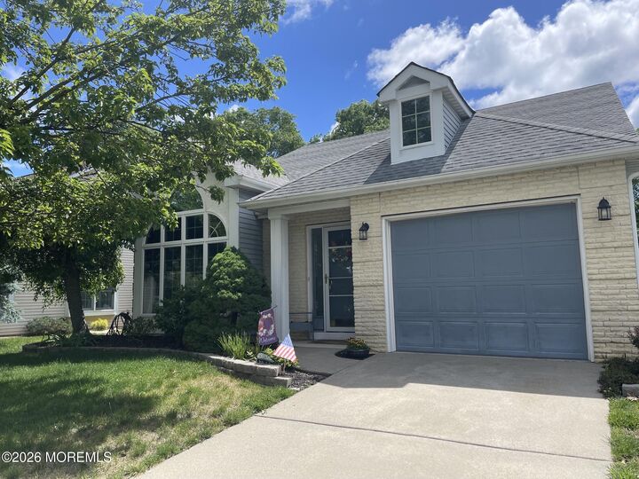 Property Photo:  2231 S Chanticleer Court  NJ 08755 