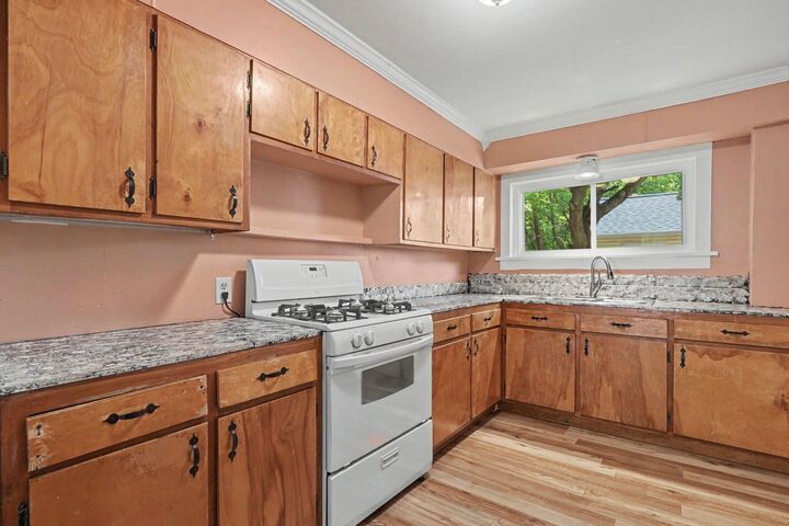Property Photo:  553 Ely Street  MI 49010 
