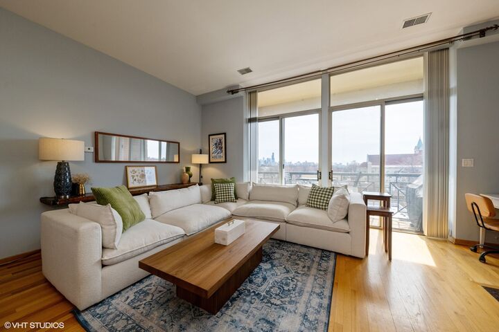 Property Photo:  1350 W Fullerton Avenue 514  IL 60614 
