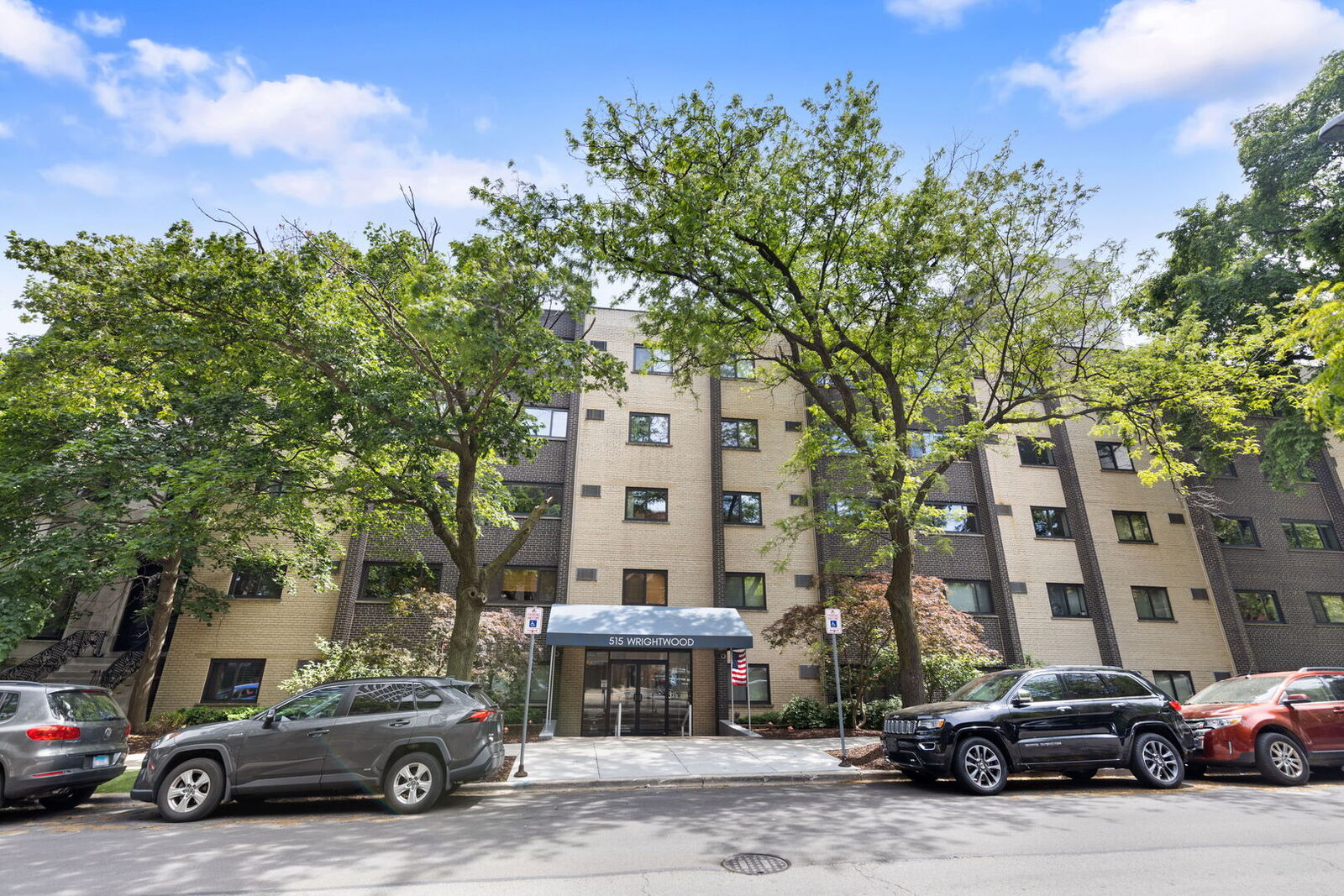 Property Photo:  515 W Wrightwood Avenue 312  IL 60614 