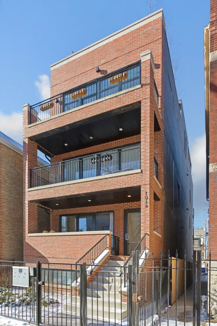 Property Photo:  1018 N Wood Street 3  IL 60622 