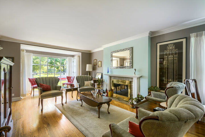 Property Photo:  