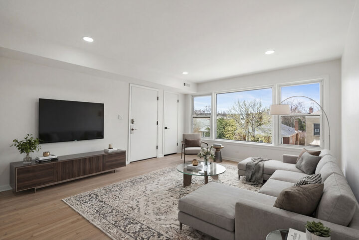 Property Photo: 5439 N Artesian Avenue 1 IL 60625