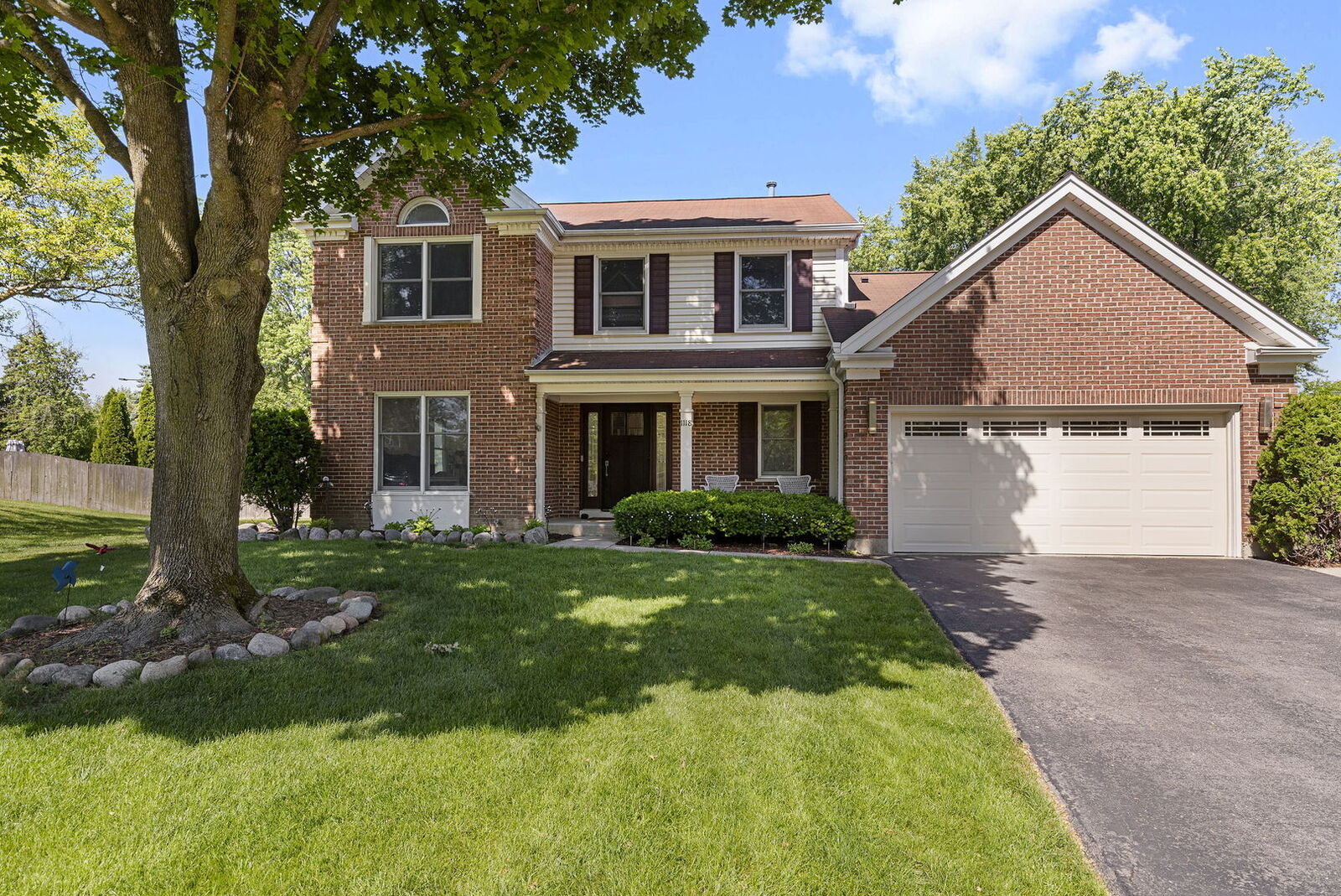 Property Photo: 1118 Highland Grove Drive IL 60089