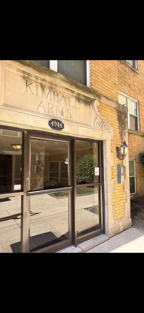 Property Photo: 4944 N Kimball Avenue 3E IL 60625