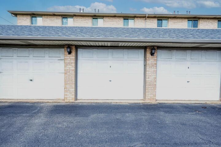 Property Photo:  8809 S 79th Avenue 20  IL 60457 