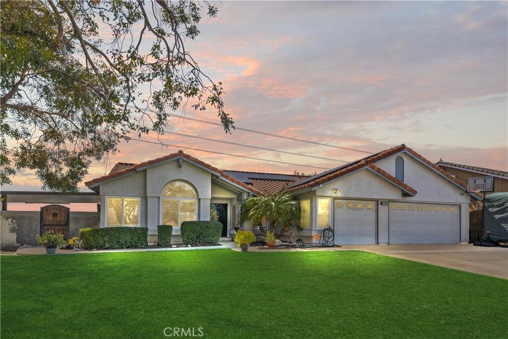 Property Photo: 3906 N Flame Tree CA 92377