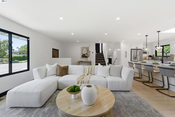 Property Photo:  884 S Mary  CA 94087 