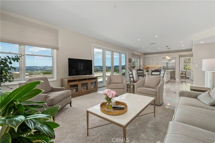 Property Photo:  24918 Vista Verenda  CA 91367 
