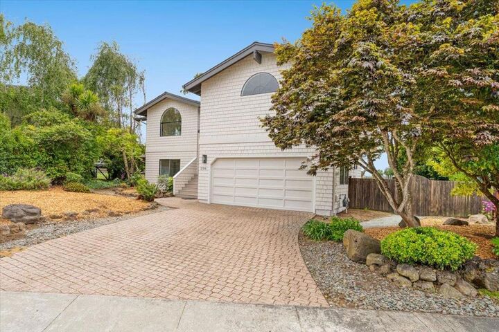 Property Photo:  206 Via Lantana  CA 95003 