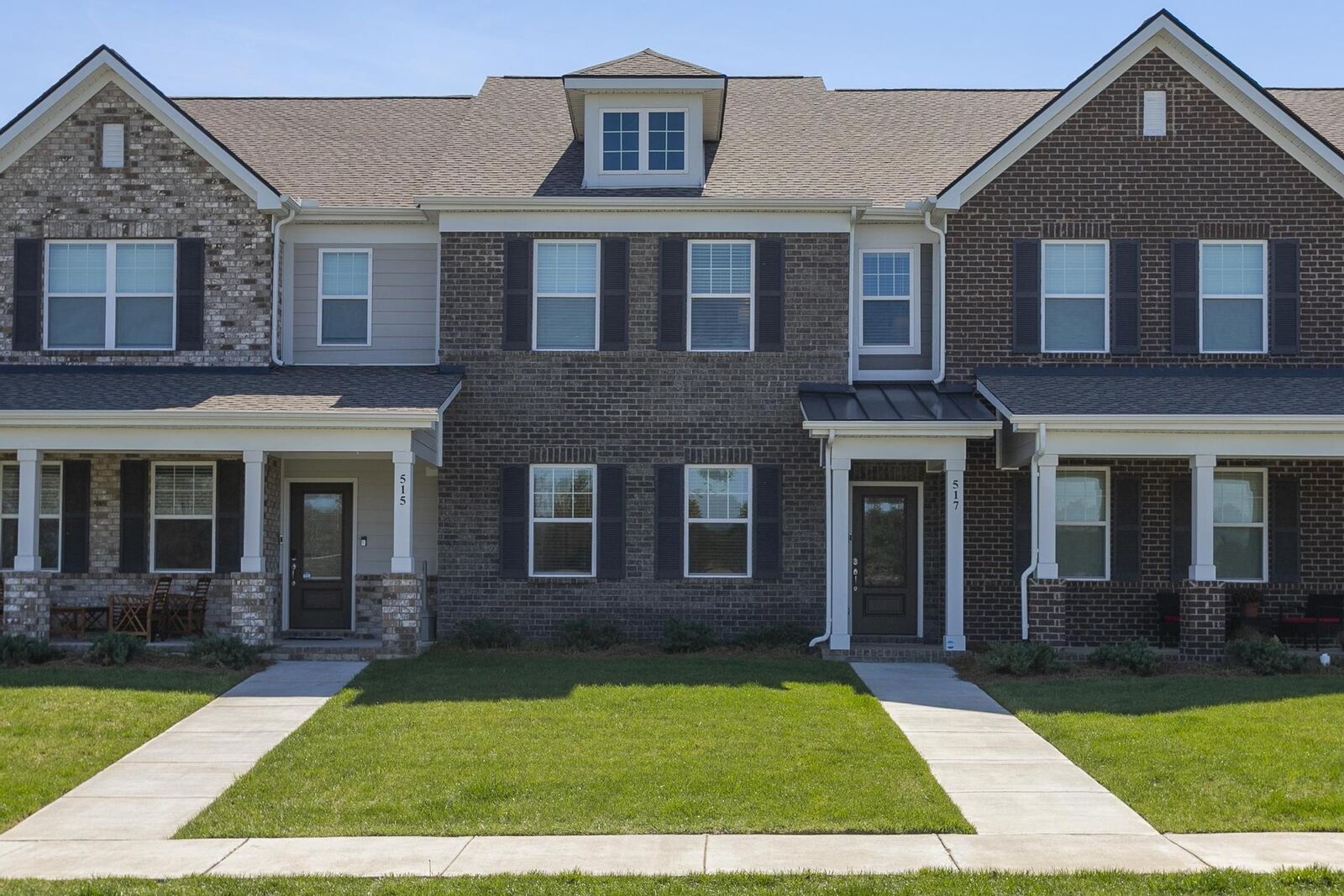 Property Photo: 517 Swanholme Dr TN 37128