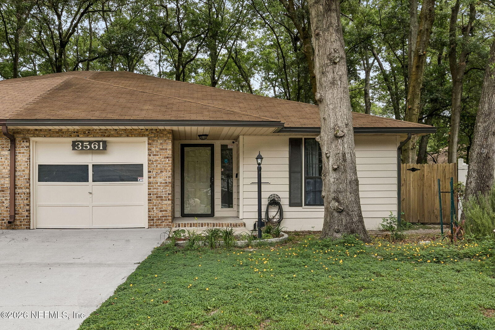Property Photo:  3561 Villa Place  FL 32277 