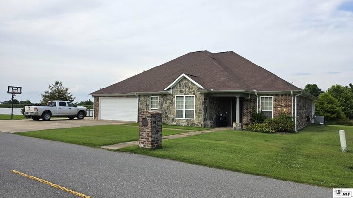 Property Photo: 114 Cherokee Trail LA 71232