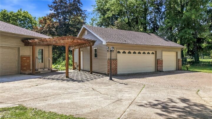 Property Photo:  601 Murray Hill Drive  OH 44505 