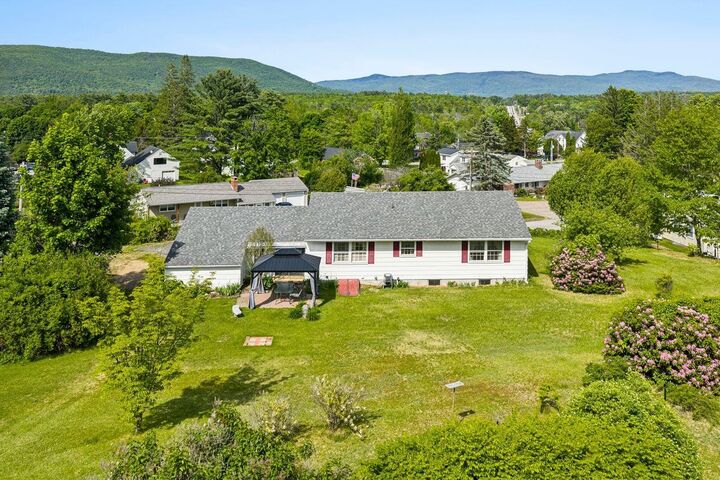Property Photo:  21 Chase Circle  NH 03226 