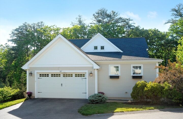 Property Photo:  25 Black Horse Pl 25  MA 01742 