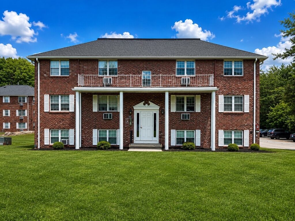 Property Photo:  428 Great Road 17  MA 01720 