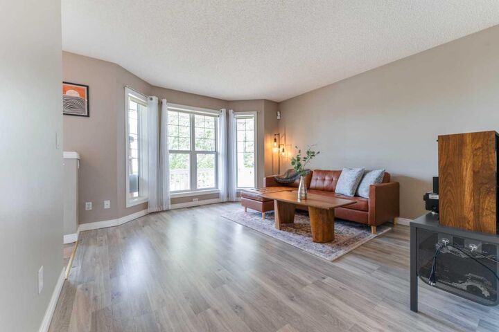 Property Photo:  142 Bridlewood Manor SW  AB T2Y 3T5 