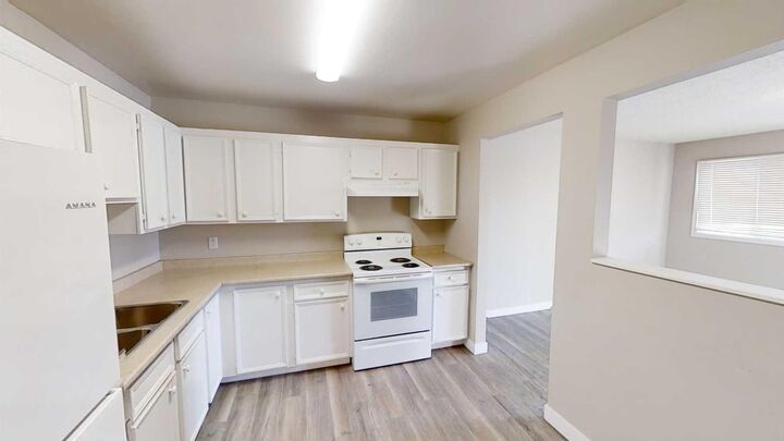 Property Photo:  10201 108 Avenue 305  AB T8V 1P4 