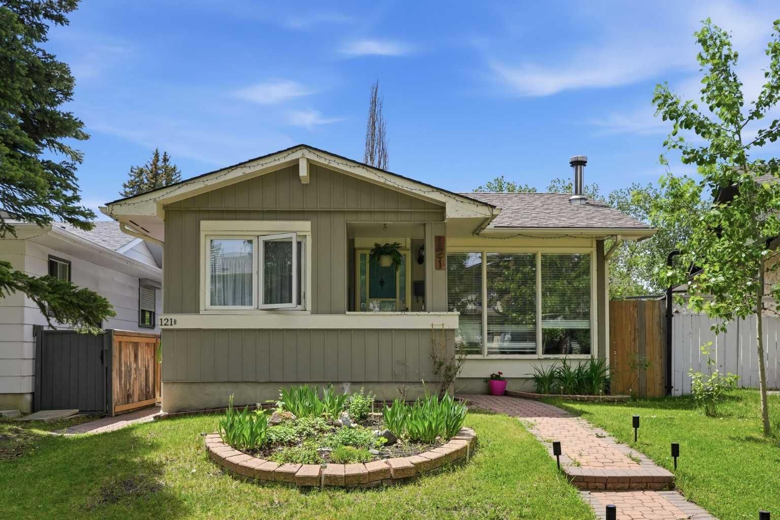 Property Photo: 121 Sunbank Way SE AB T2X 2A5