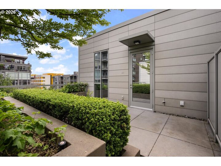 Property Photo:  1075 NW Northrup St 421  OR 97209 