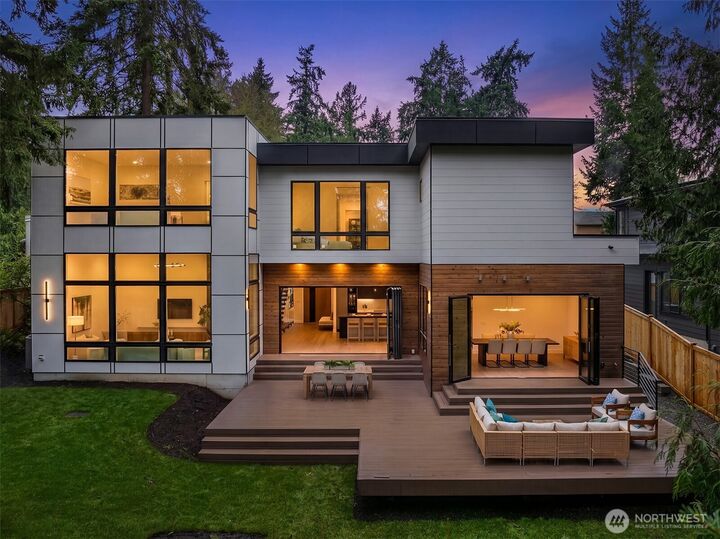 Property Photo:  10656  Woodhaven Lane  WA 98004 