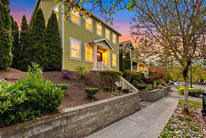 Property Photo:  2773 NE Magnolia Street  WA 98029 