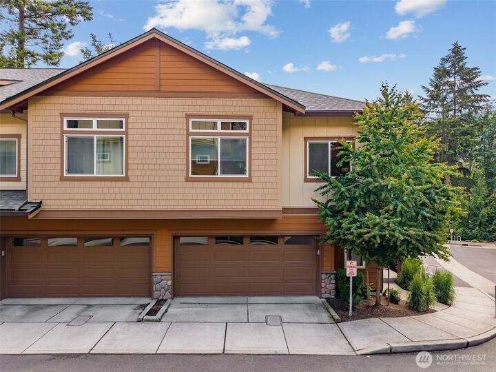 Property Photo:  1086  Collier Place SW N35  WA 98027 