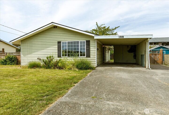 Property Photo: 188 SW 8th Avenue WA 98277