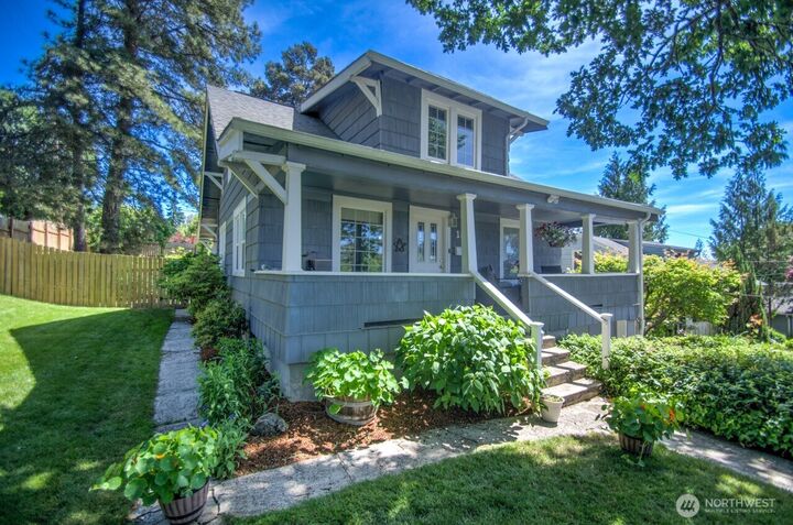 Property Photo:  181 SE 9th Street  WA 98532 